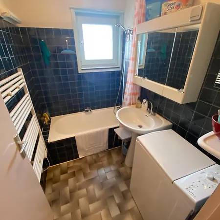 Apartament Grand Proche Centre Avec Balcon Et Parking Couvert - Fr-1-693-107 Châtel